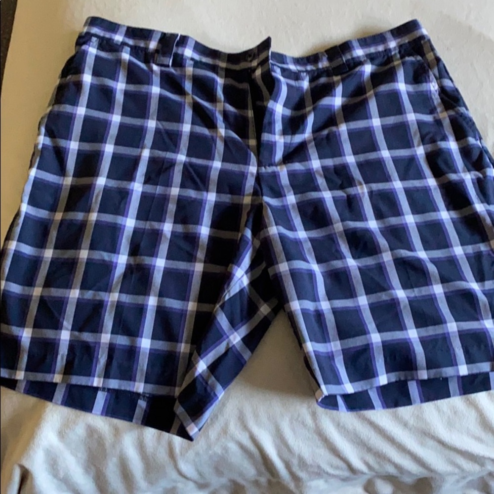 Izod - Men’s shorts, Size 40, purple/gray/black